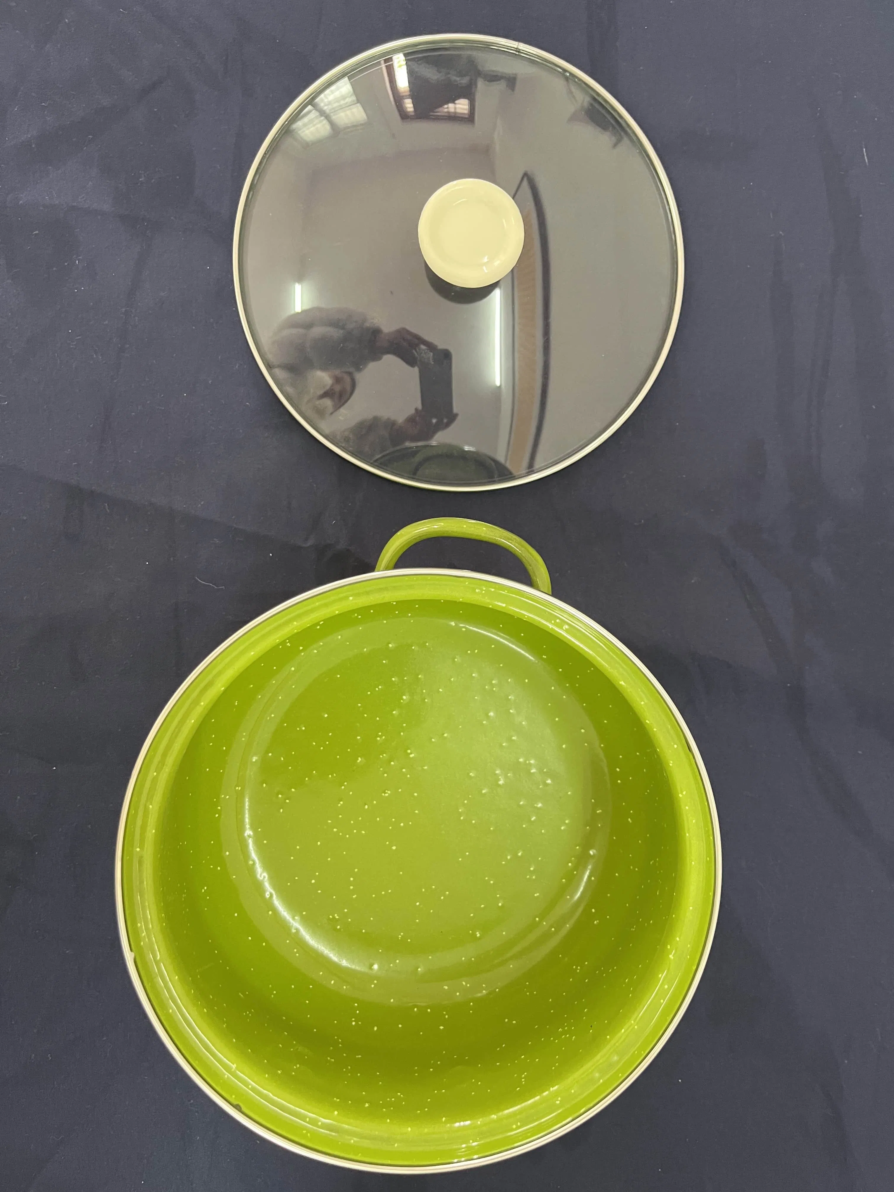 Internal and External Green Enamel Pot with White Spot Glass Lid Can Be Customized
