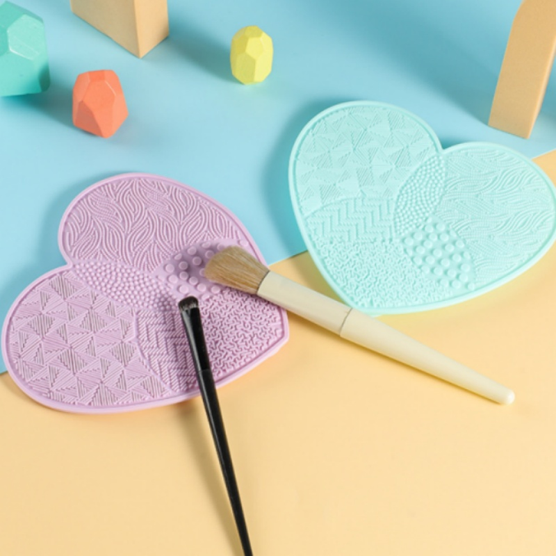 Wholesale Heart Shape Cleaning Tool Scrubber Pad Mat Silicone Makeup Brush Cleaner