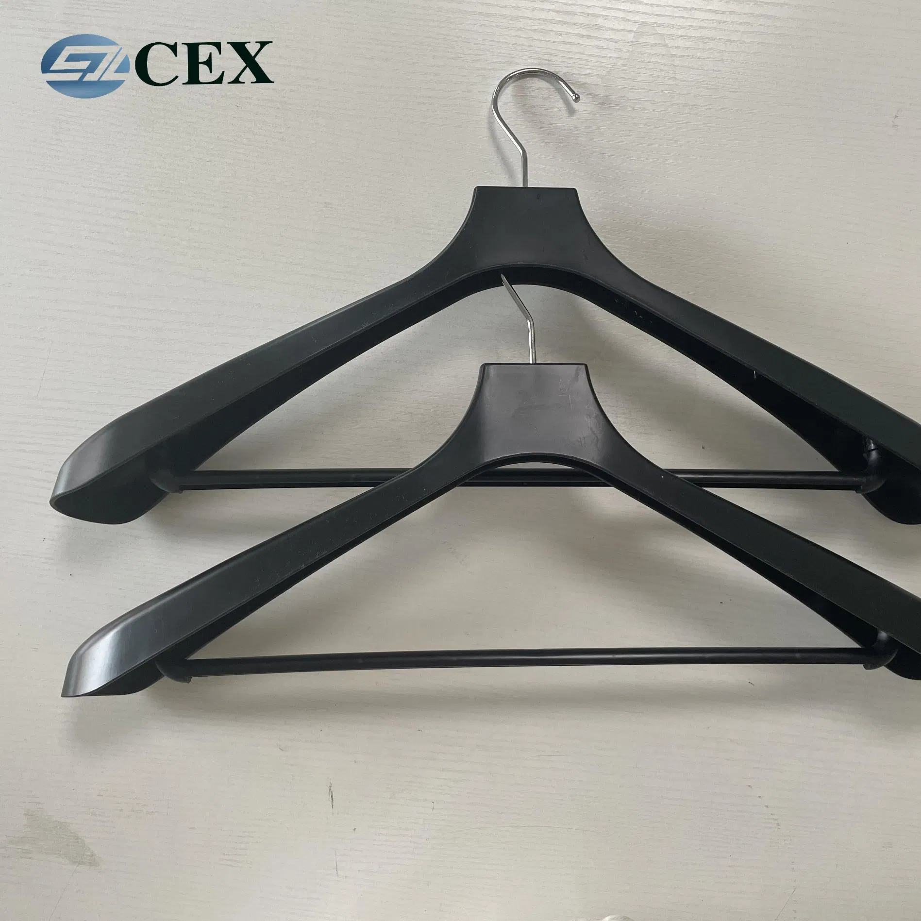Custom Logo Plastic Luxury Wider Clothes Display Hanger Clothes Rack for Pant