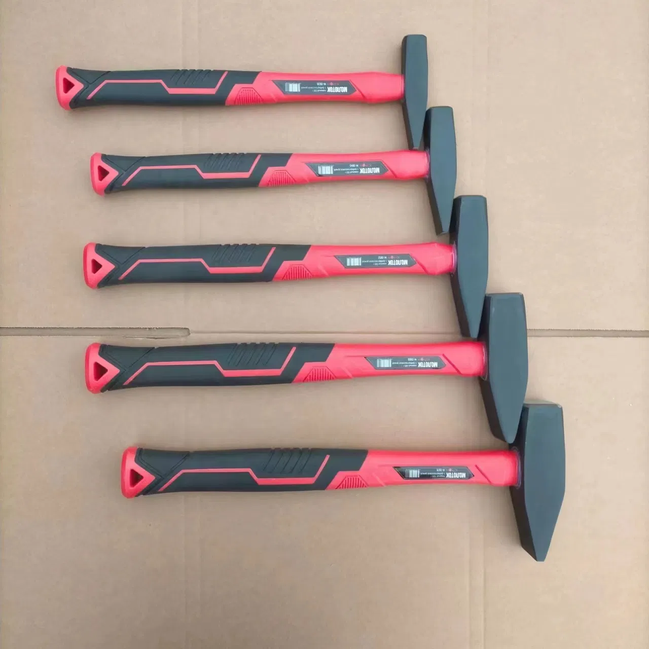 Axe Head with Wooden Handle or Plastic Handle Factory