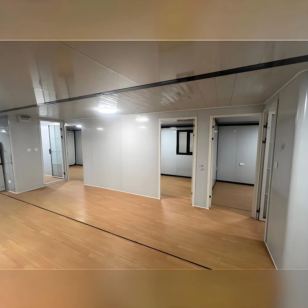 Mobile 20 FT Folding Prefabricated Container House Portable 40FT Home Container