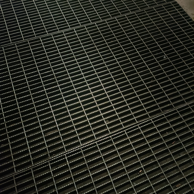 High-Quality Hot DIP Galvanized Steel Grating with Anti-Slip Features
