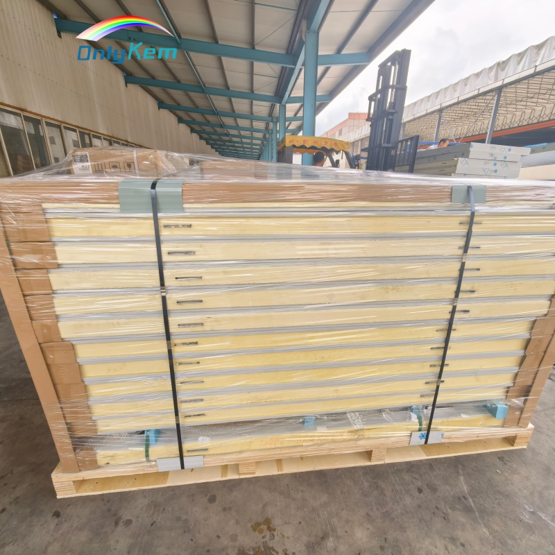 Low Price Wall Roof Sandwich Panel for Cold Room Sorage/Freezer/Chiller