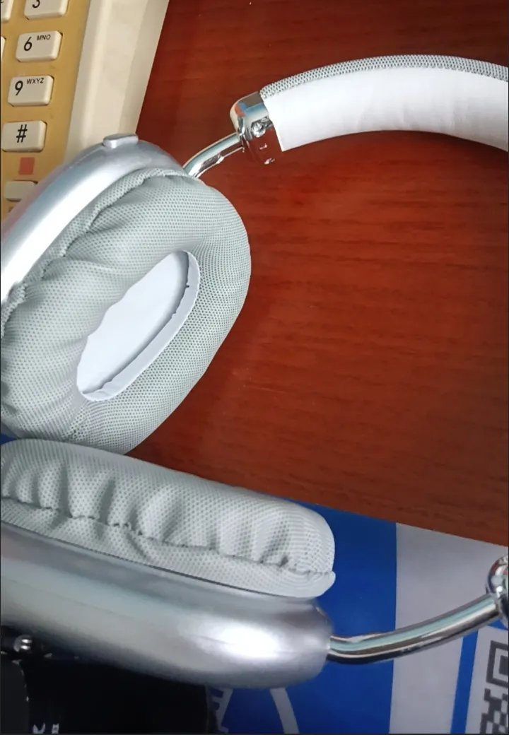 Беспроводные наушники PRO Max с шумоподавлением