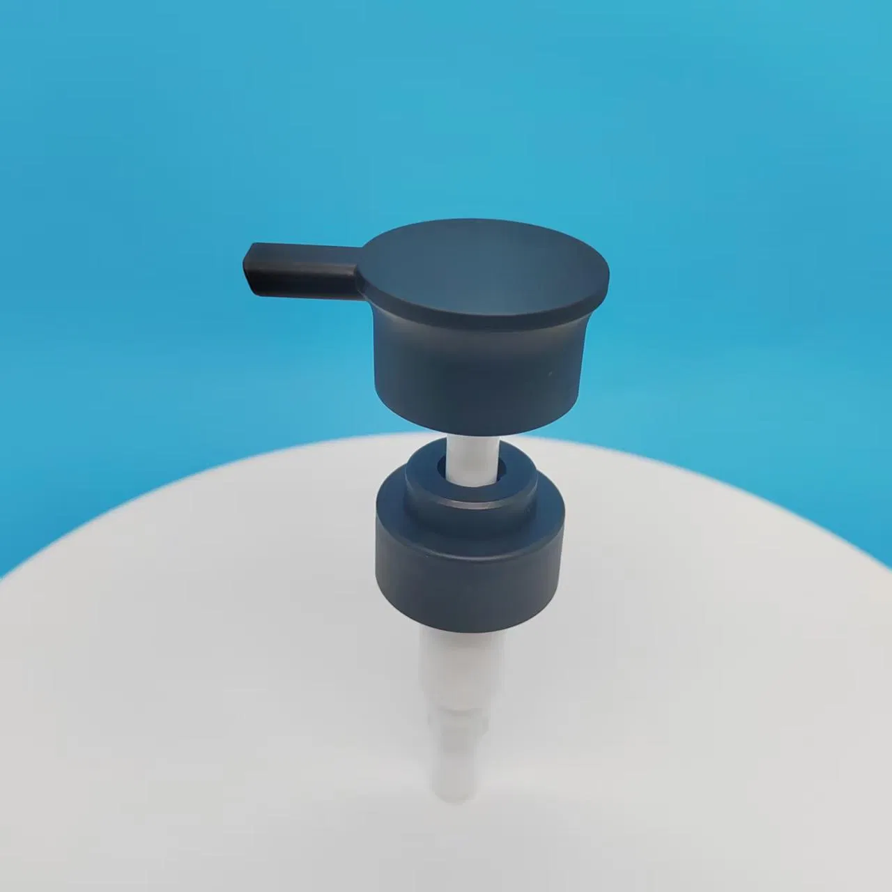 Matt Style 33/410 4cc Shampoo Shower Gel. Package Plastic Dispenser Lotion Pump