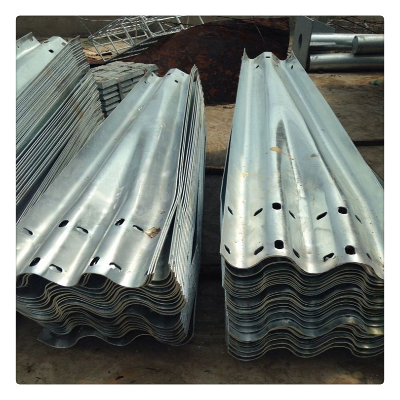 Durable Highway Crash Protection Three Beam Corrugated Thrie Beam Guardrail