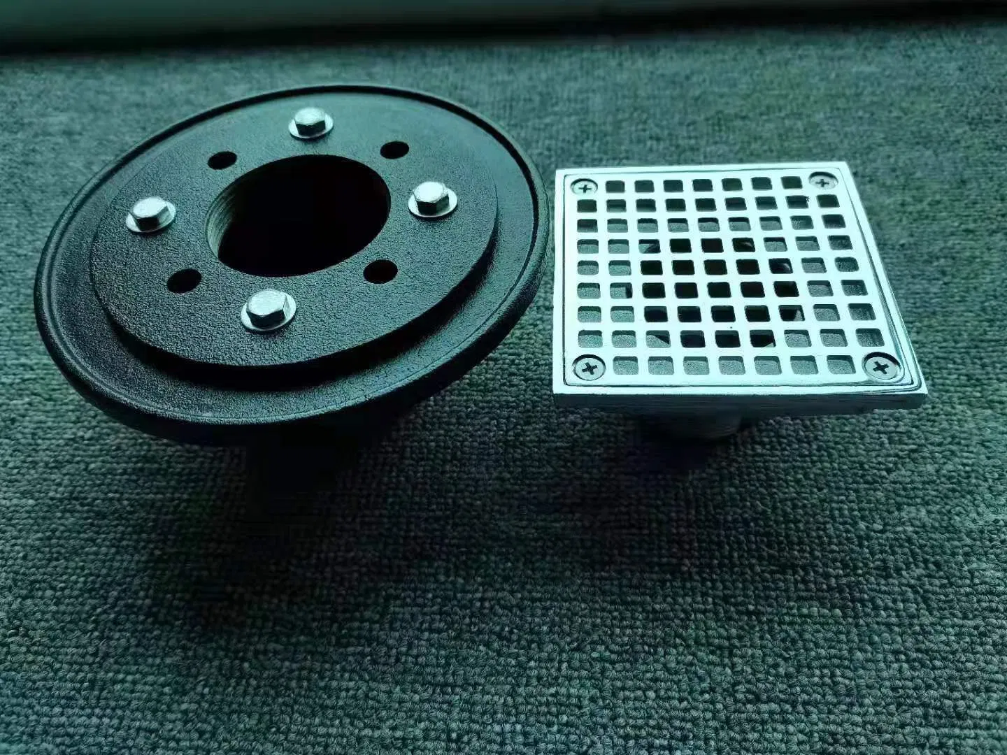 Чугунный напольный трап SYI с никелированной бронзой