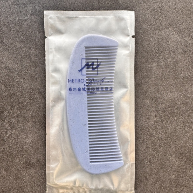 White Hotel Bathroom Disposable Plastic Hair Comb Combs in Sleeve