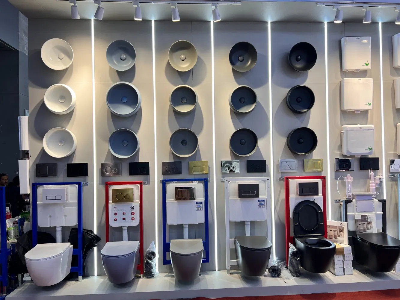 Wall Hung Toilet Silent and Efficient Concealed Flush Tank Bathroom Concealed Toilet Cistern