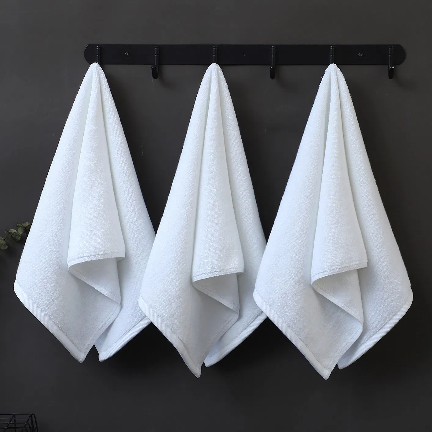 Great Quality 600GSM Bath Towel Hotel Soft White Logo Custom 70X140cm Hotel 100% Cotton Stock Bath Towel