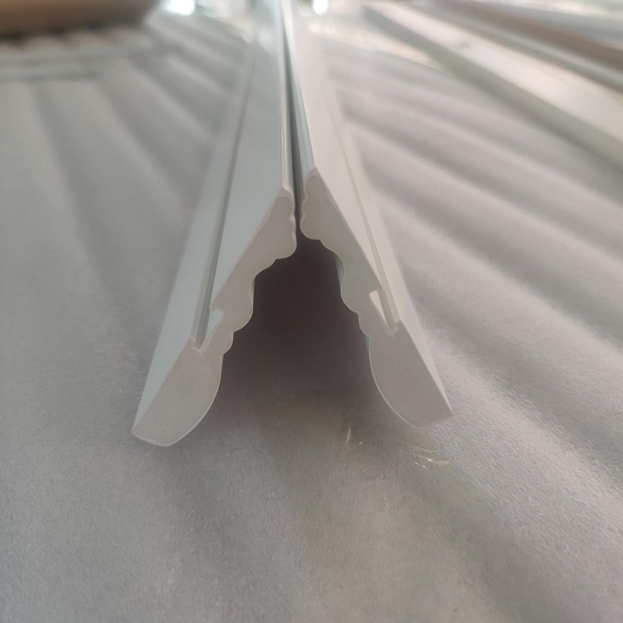3 1/2 Inch Crown Faux Wood Blinds Valance for Horizontal Venetian Blinds