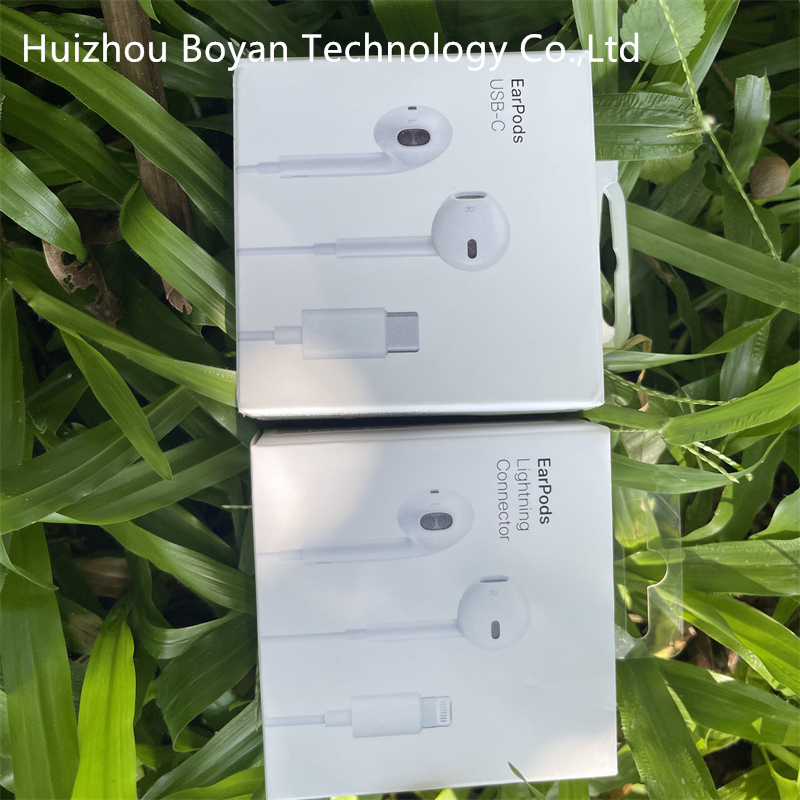 Наушники Earpods с USB-C, проводные, белые