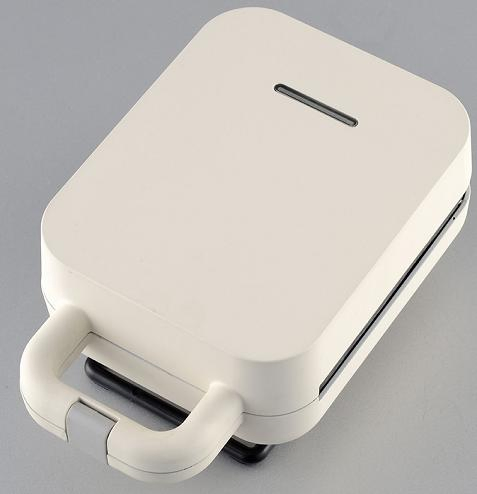 750 Waffle Maker Omelette with Cool Touch Housing