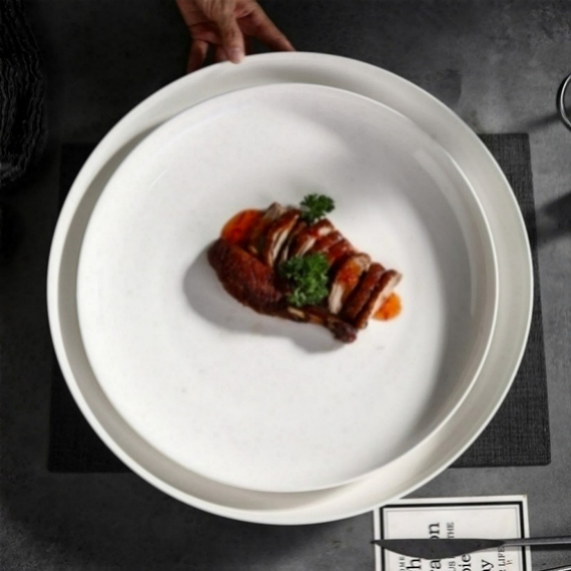 Набор керамической посуды с рельефным краем