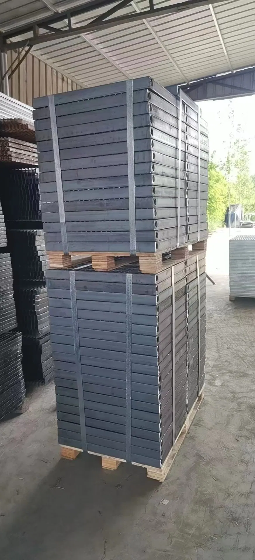 20FT*3FT Hot DIP Galvanized Serrated Grating for Nigeria Market