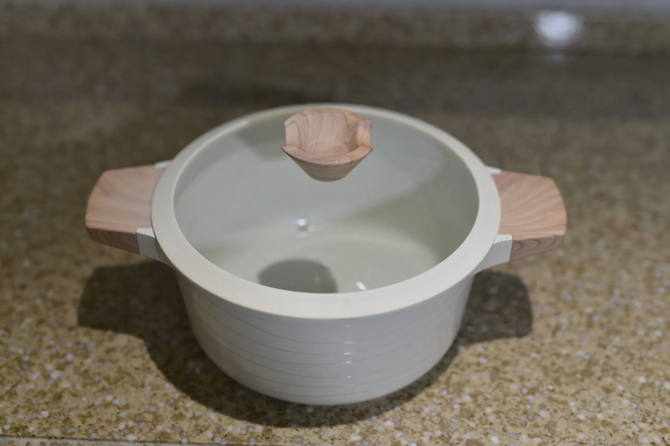 OEM Factory Wholesale 5-Piece Durable Kitchen Cookware Nonstick Forged Aluminum Casserole Pots and Pans Set Cooking Pot with Glass Lids