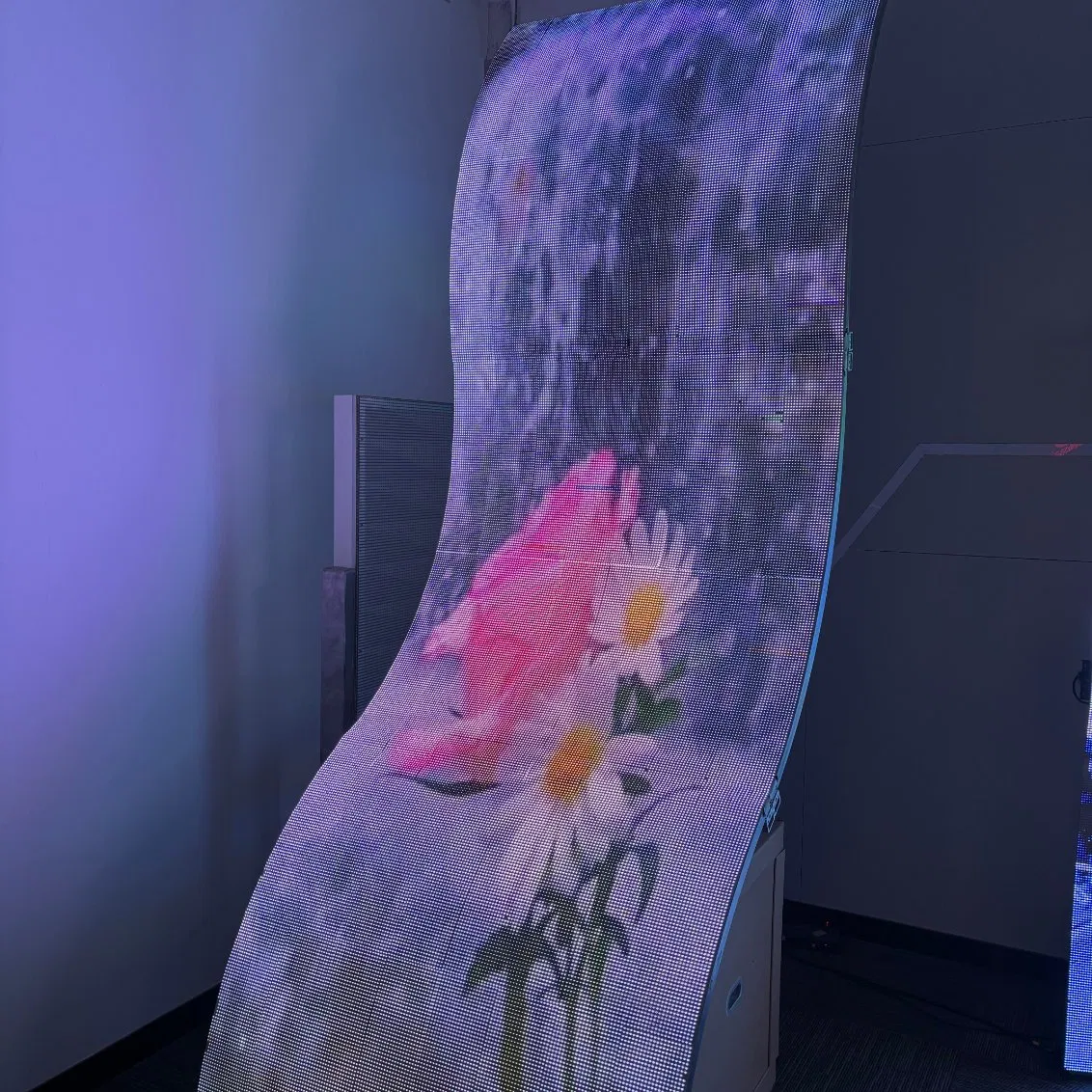 High Brightness Flexible LED Screen - Customizable and Waterproof