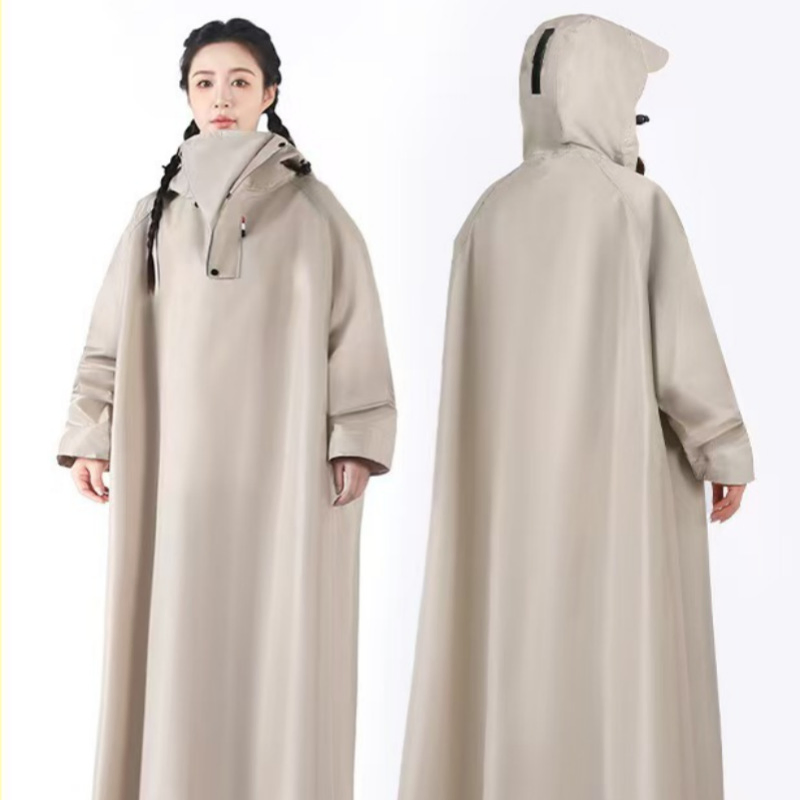 Adjustable PVC Raincoat for Daily Commuting and Comfortable Riding Experience