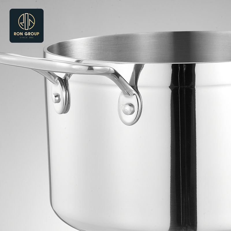 Heavy-Duty Stainless Steel Stockpot for Home and Restaurant Use