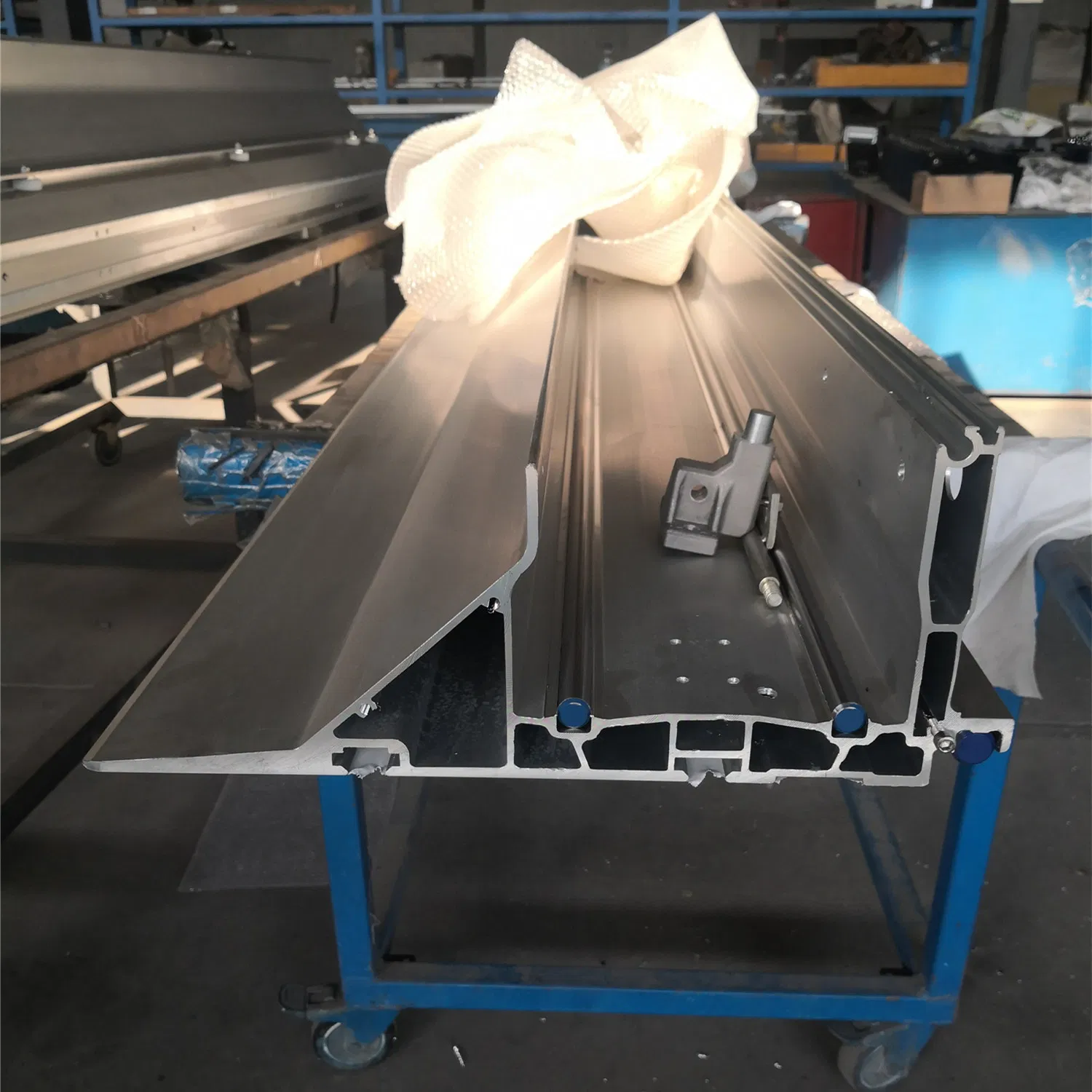 Алюминиевый профиль 4040 для станков и рабочих столов