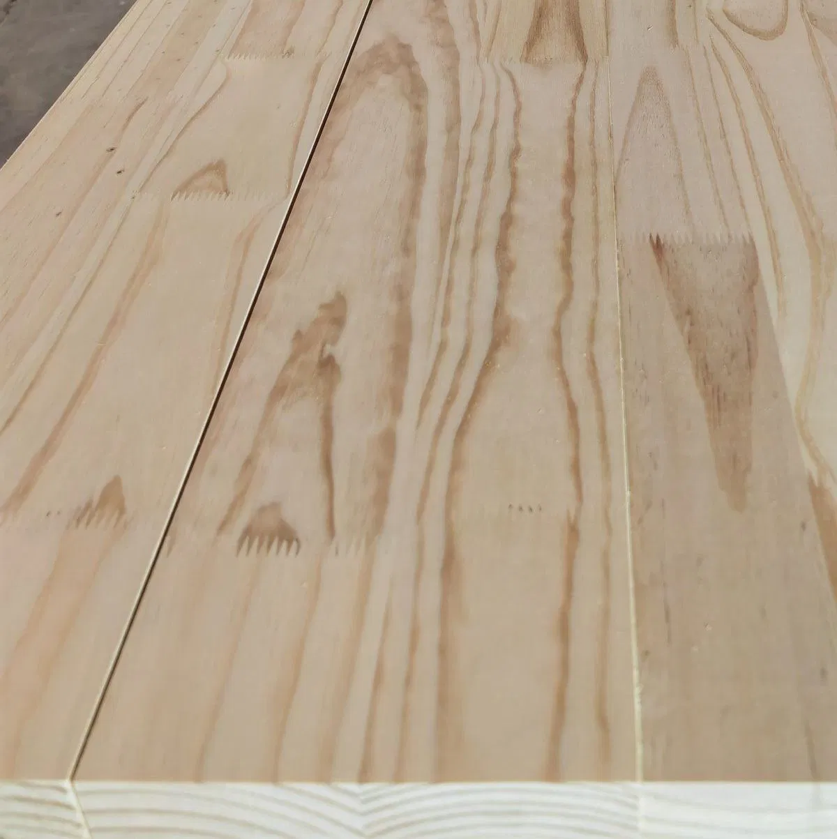 Radiata Pine Finger Jointed Boards for Construction Usage Decorational Mouldings Production