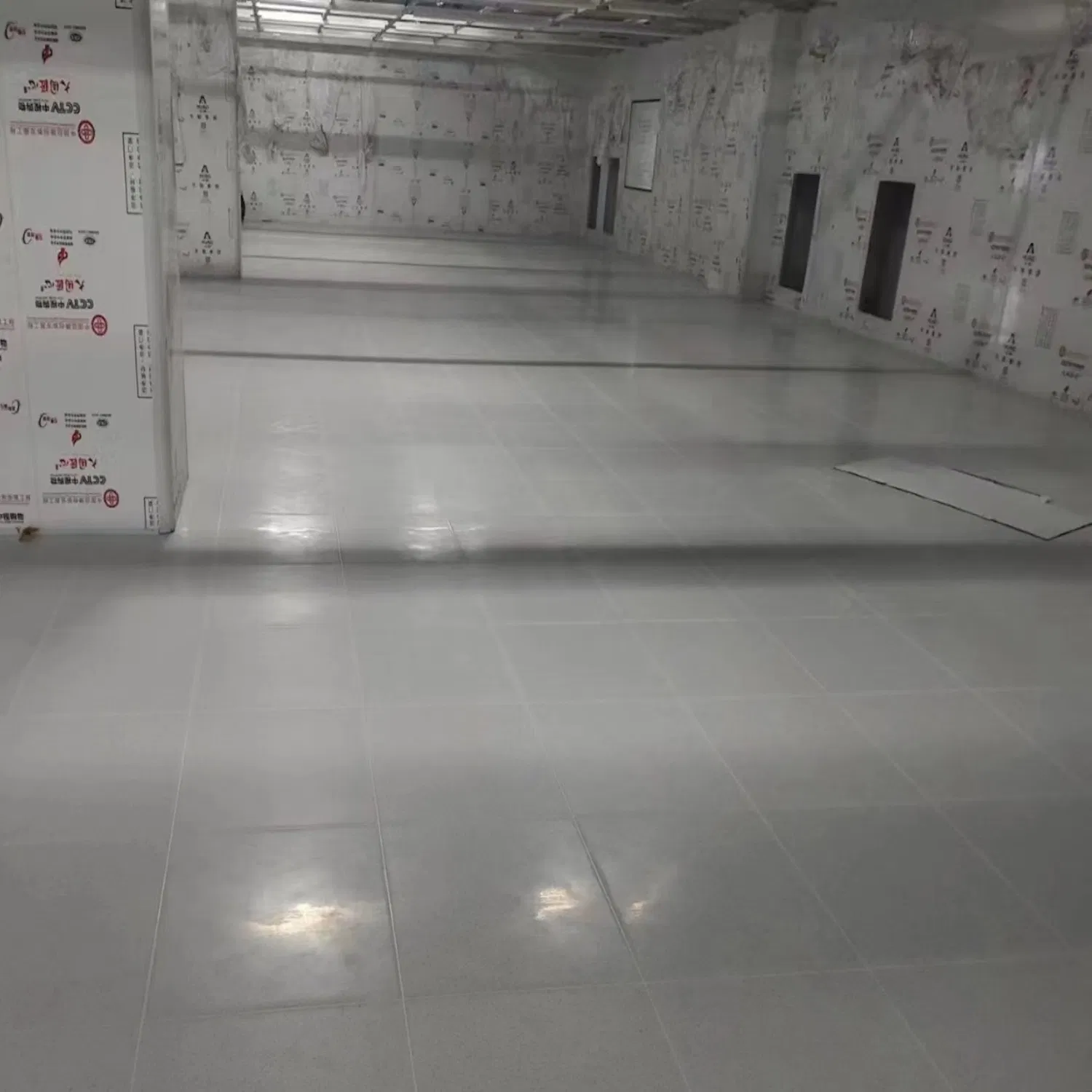Антистатический пол ПВХ 610x610 мм, износостойкий