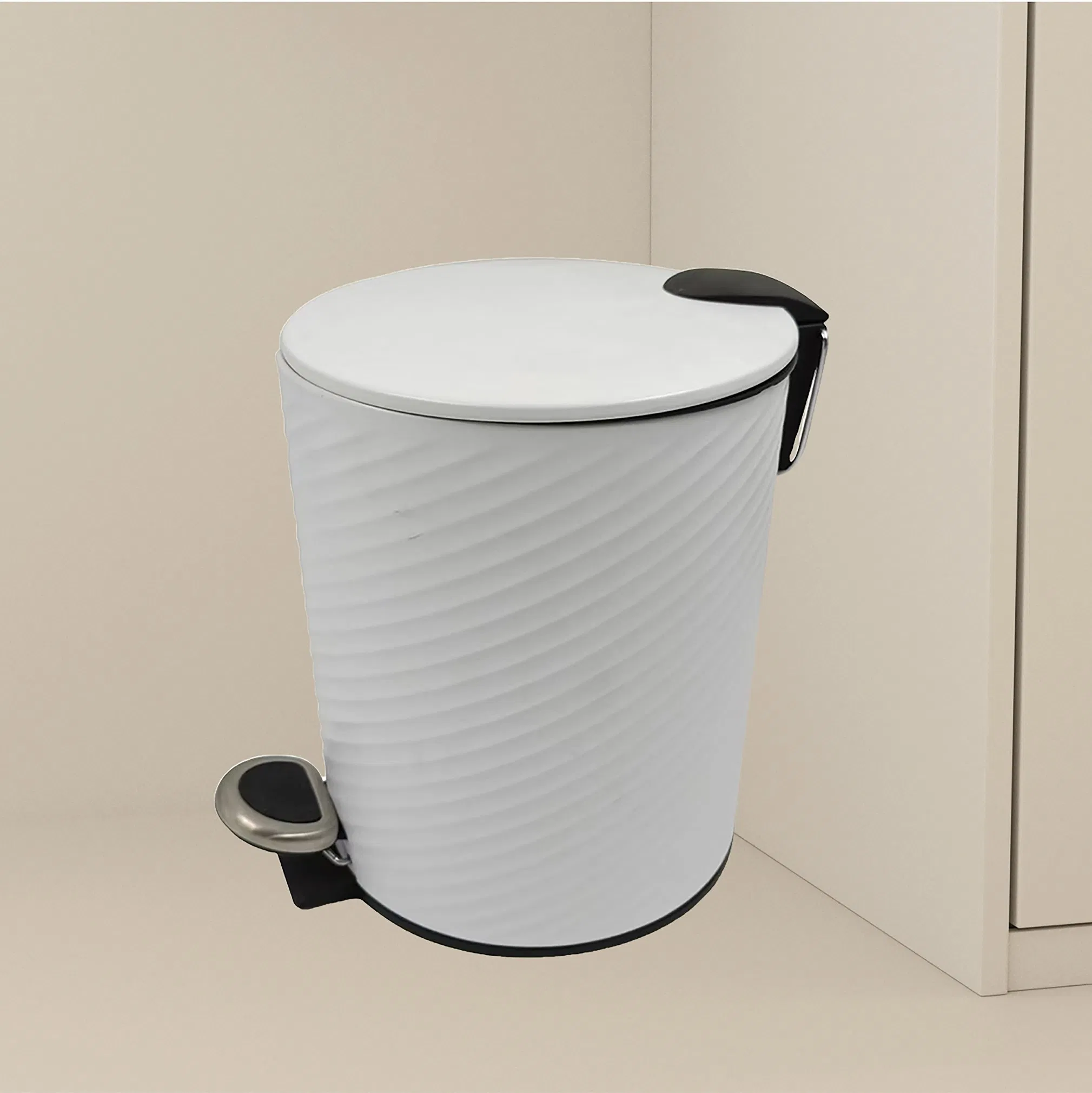 Металлическая педальная урна с ведром, 5 л