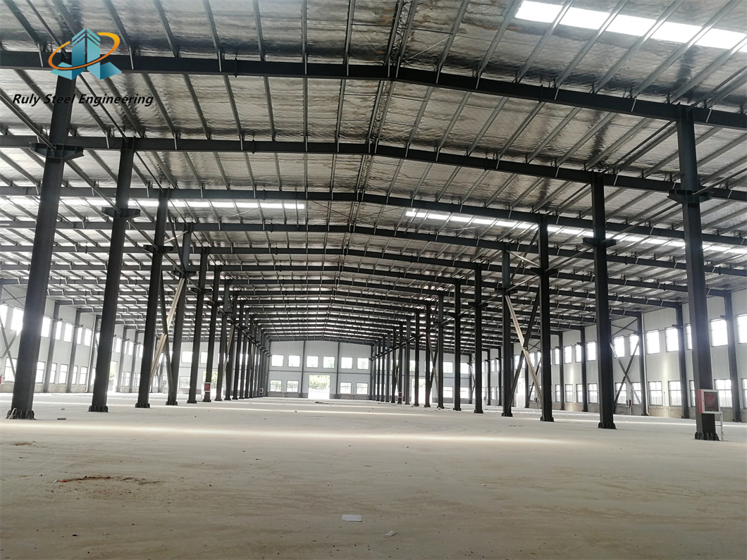 Space Customizable Prefab Seismic Wind Resistant Steel Structure Warehouse