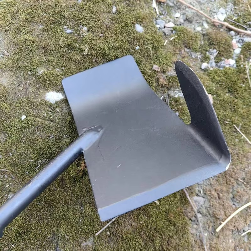 Factory Direct Sales Carbon Steel Hoe with Long Wooden Handle for Garden