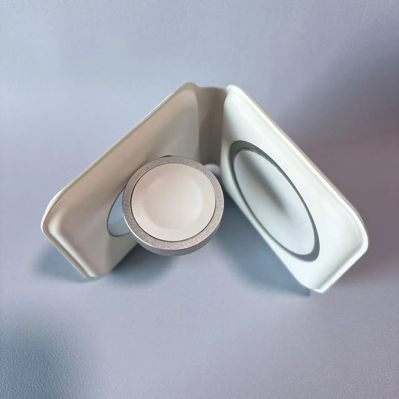 High Quality Magsafe Duo Charger, Built-in Flexible Folding Stand, Supports Fast Charging of Mobile Phones and Watches, Fast Charging Does Not Damage The Device