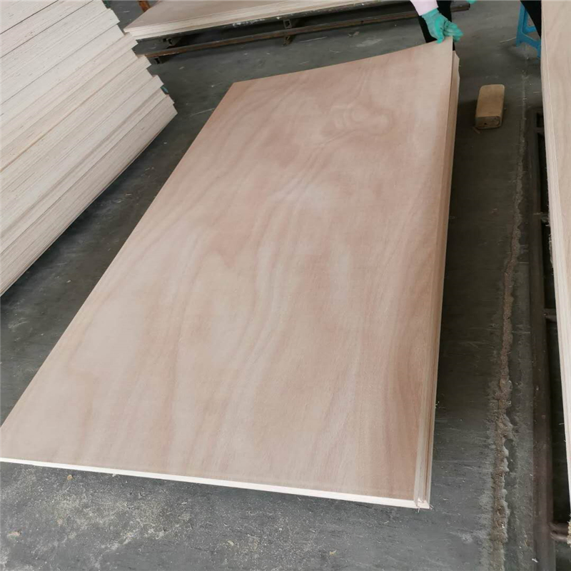 Bintangor & Okoume Natural Veneer Best Quality HDF Molded Door Skin