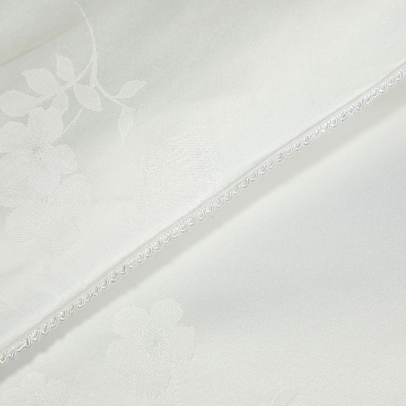 China Supplier Bedding Set Duvet Cover 100% Mulberry Silk Satin Jacquard Fabric Comforter Silkworm Quilt