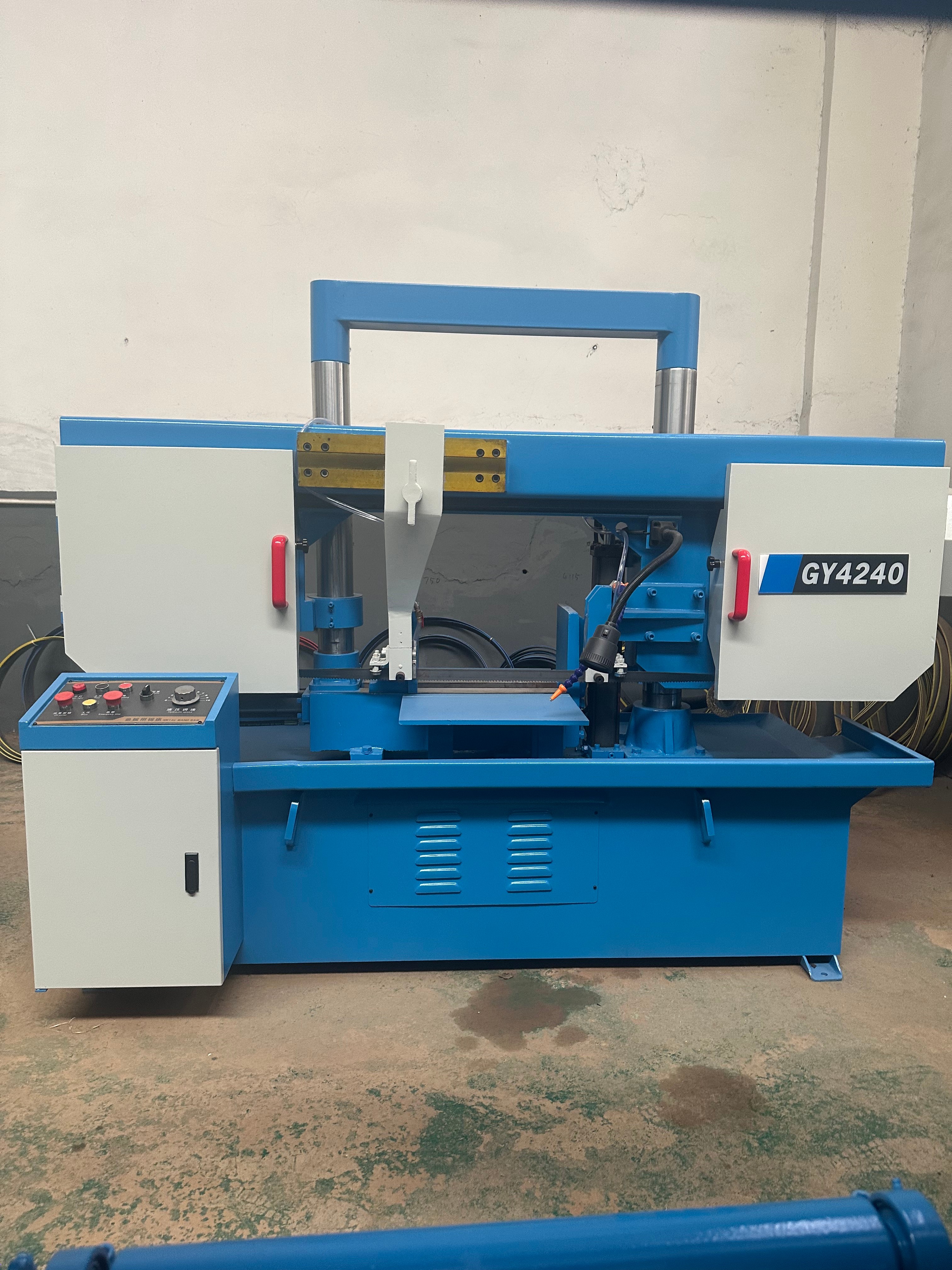 Ленточная пила по металлу ручная с редуктором