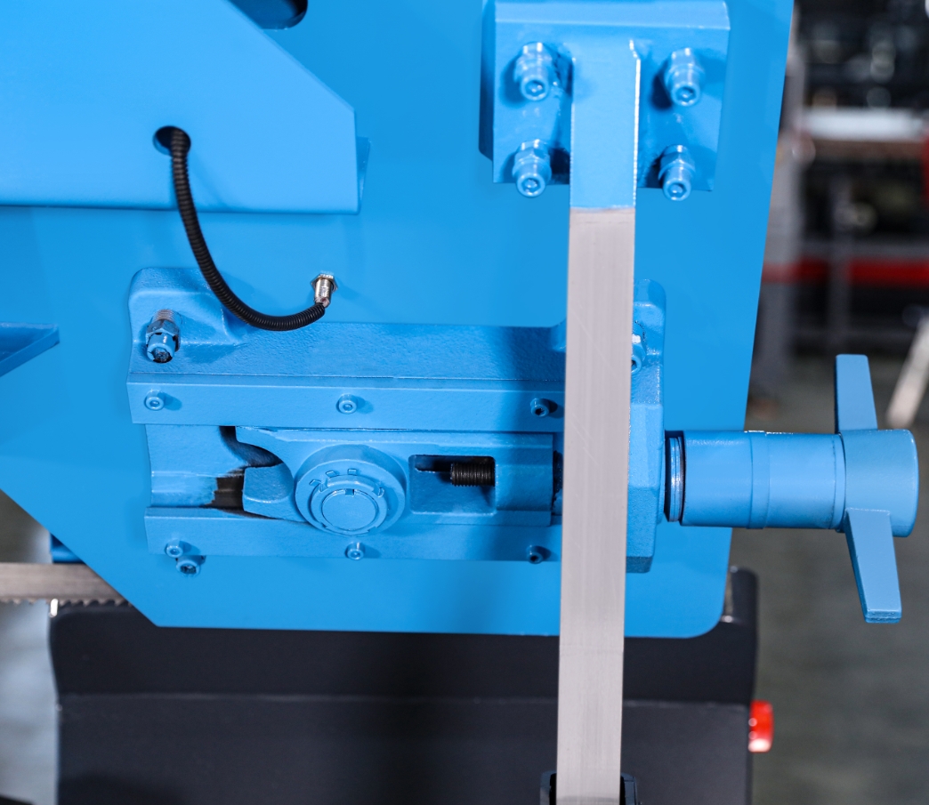 Ленточная пила по металлу автоматическая для прутков