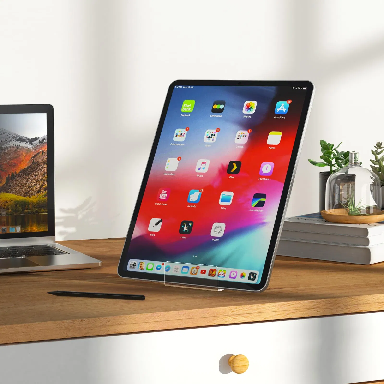 Modern Acrylic Bookstore Display Stand for Organized Shelves