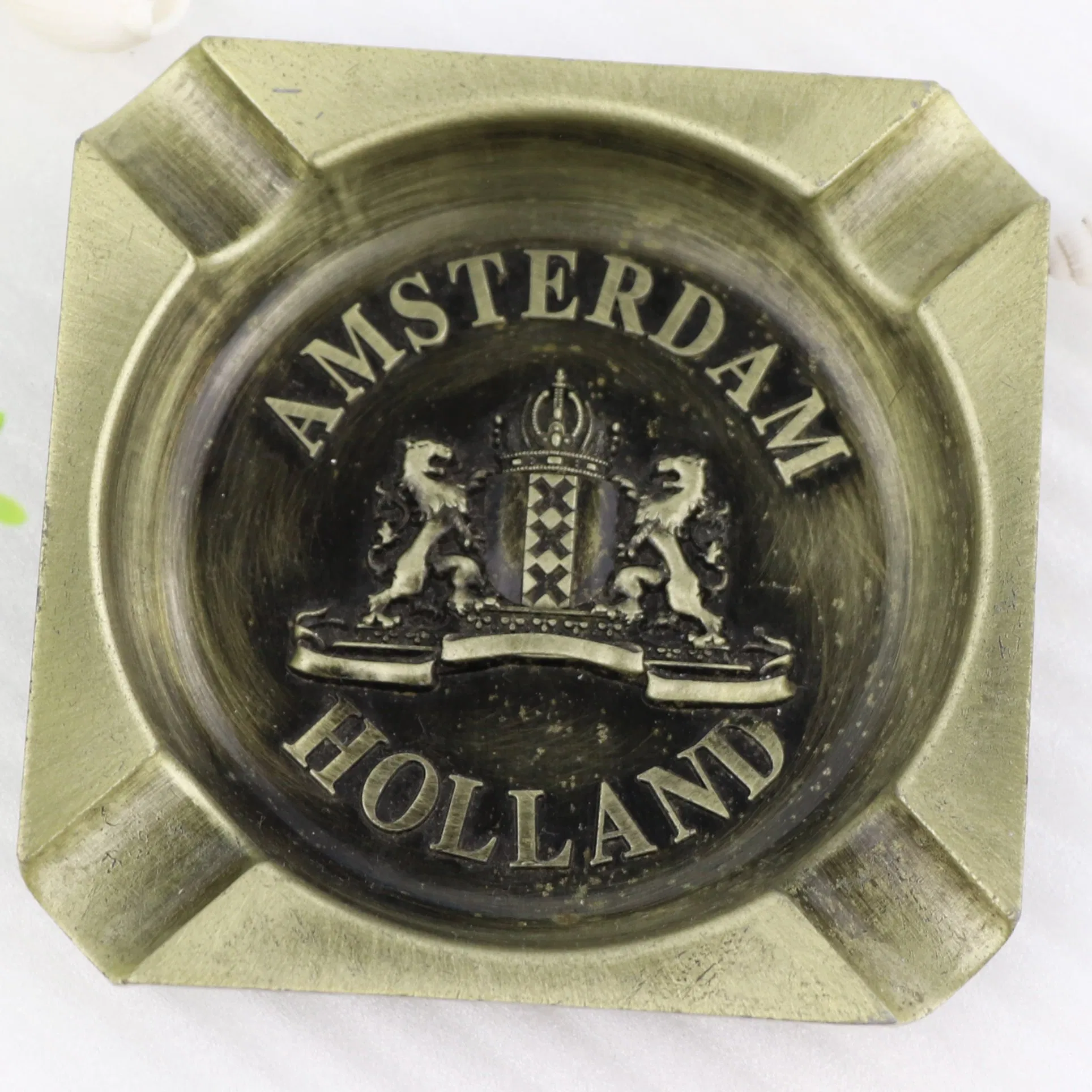 Wholesale Custom Design Zinc Alloy Round Square Tourist Souvenir Smokeless Pocket Cigar Metal Ashtray