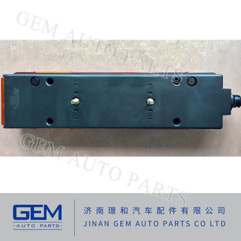 Sinotruck HOWO Heavy Truck Spare Parts Rear Lamp for FAW Shacman X3000 F3000 X2000 and Dongfeng Truck Models