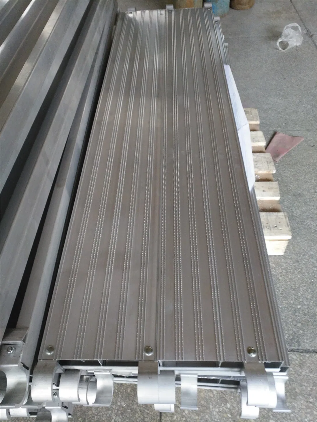 Aluminum Ladder with Handle and Railing for Construction Building and Supermarket