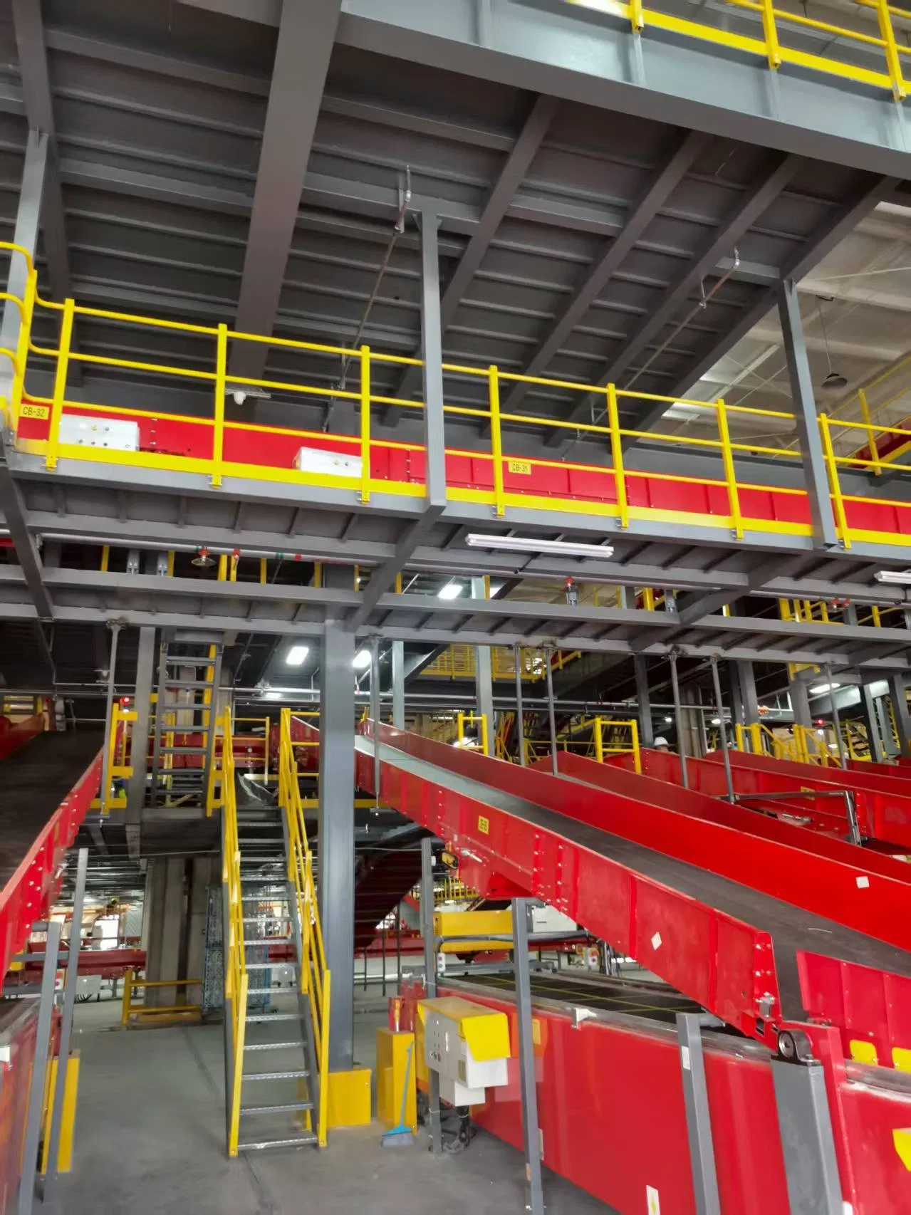 New Product Resistant to Rust Hot-Rolled Section Staircases for Warehousing