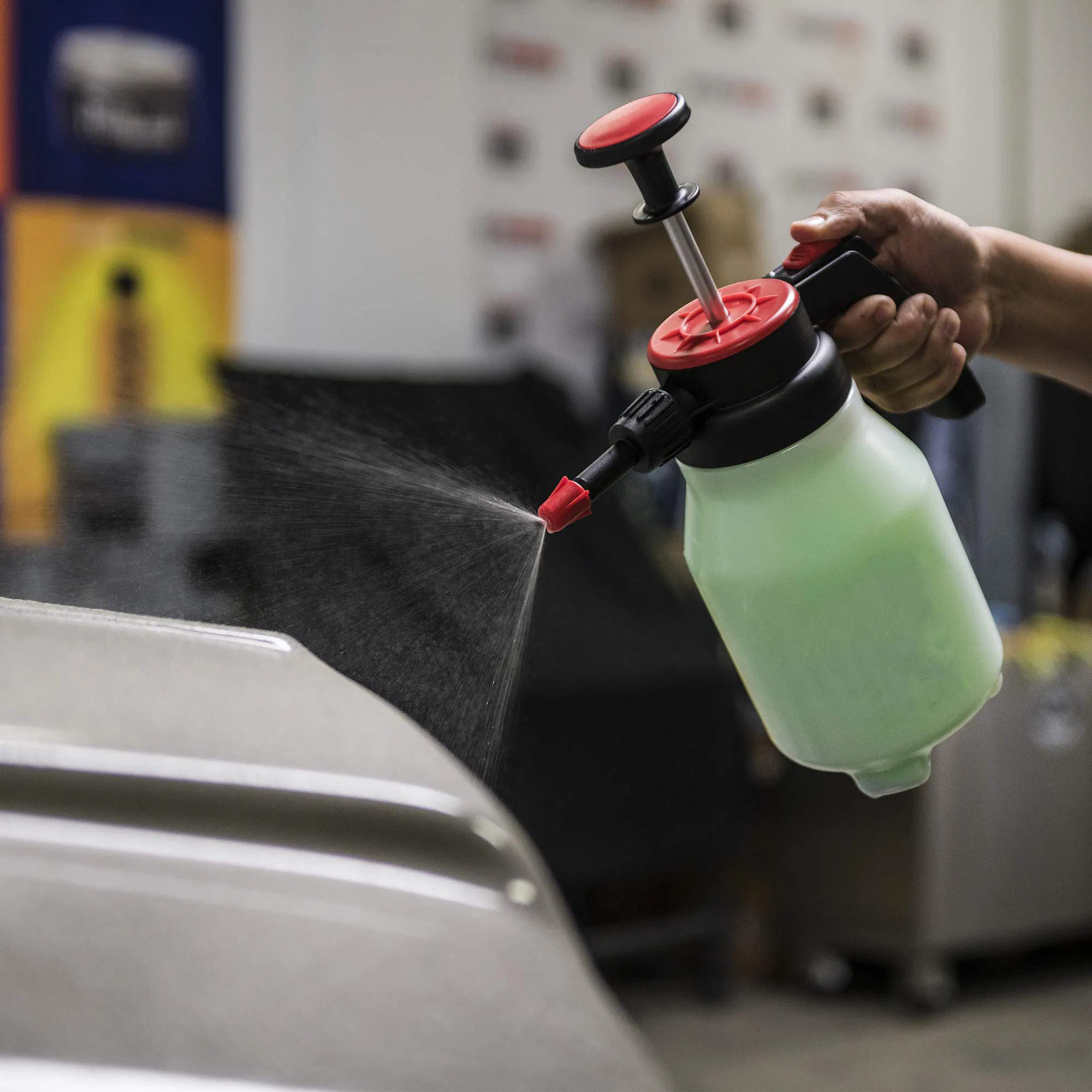 1 PCS Plastic Full Function Pressure Atomizer & Pump Sprayer for Home, Garden and Car Detailing & Washing
