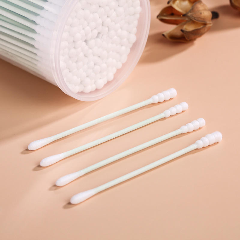 200 Cotton Swabs