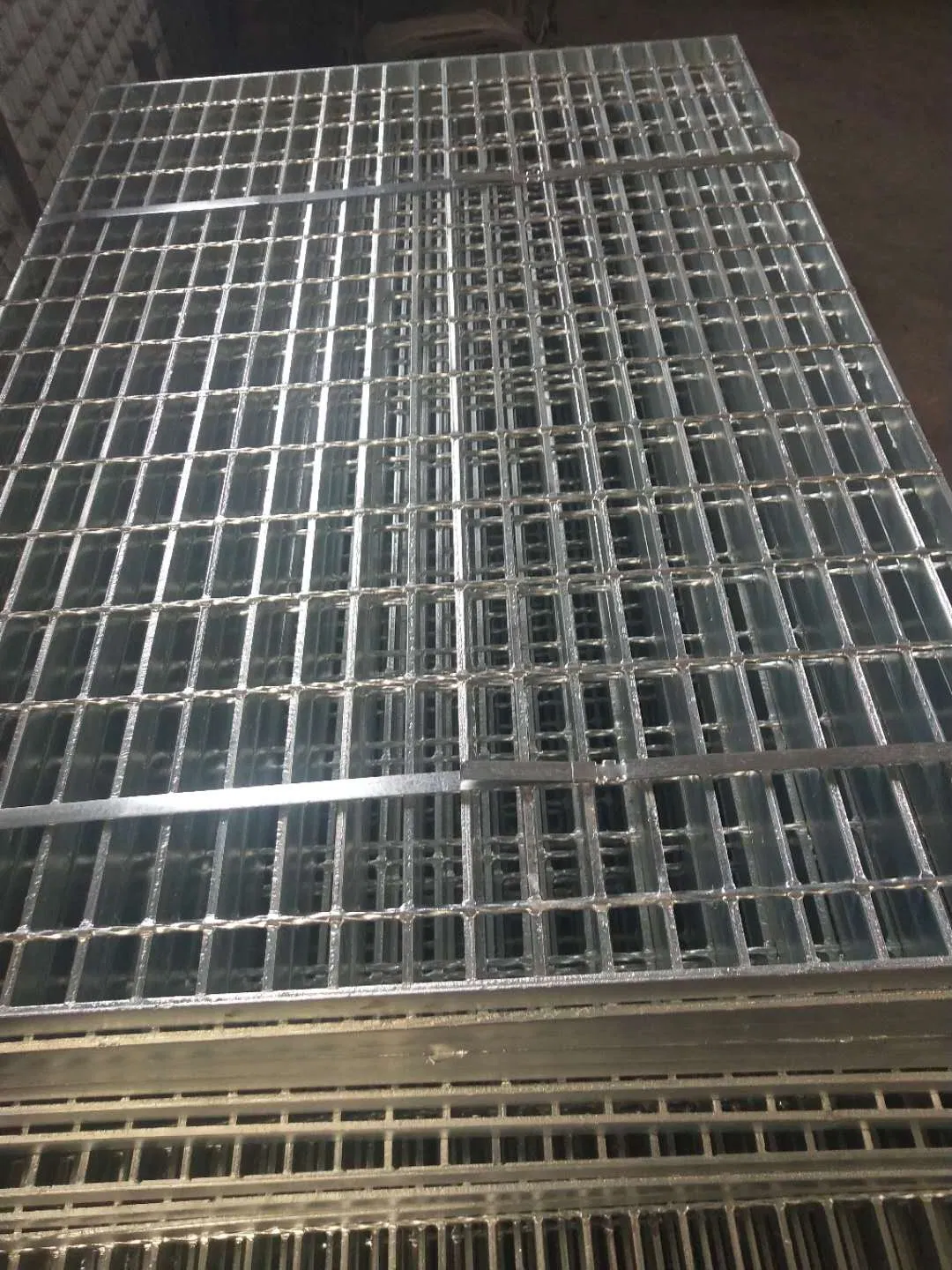 Low Carbon Walkway, Floor Drain Grate for Building Material Galvanized Steel Grating