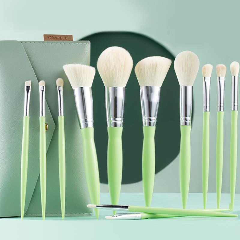Individual Makeup Brush Set 9PCS Light Green Cosmetic Brush Set with Wooden Handle