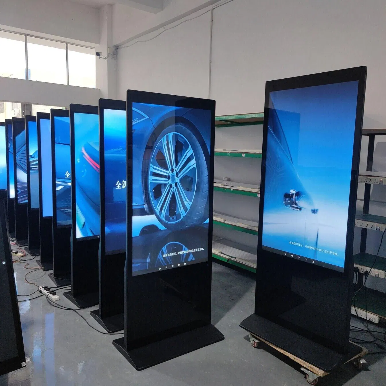 High Performance Indoor LCD Digital Signage Floor-Standing Digital Totem Signage