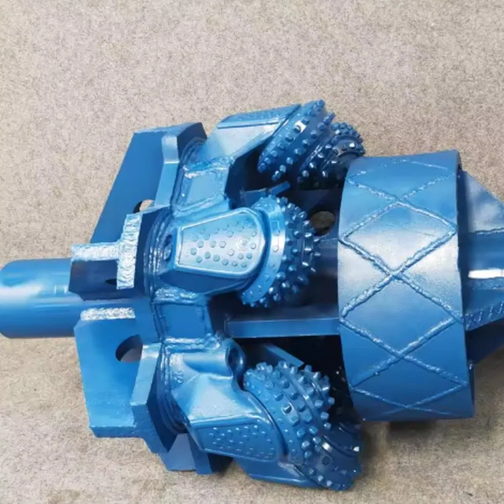 Трехшарошечный расширитель для трубопроводов