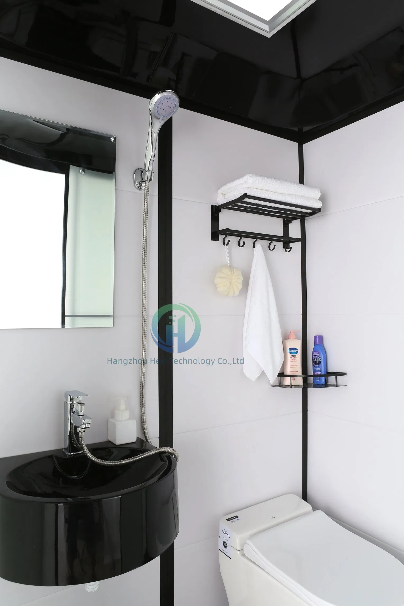 Modern Stylish Arc Black Frame Prefab Bathroom with Toilet for Shower