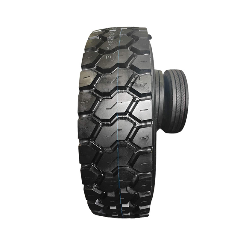 Durable 315/80 R22.5 Desert Truck Tire for Extreme Conditions