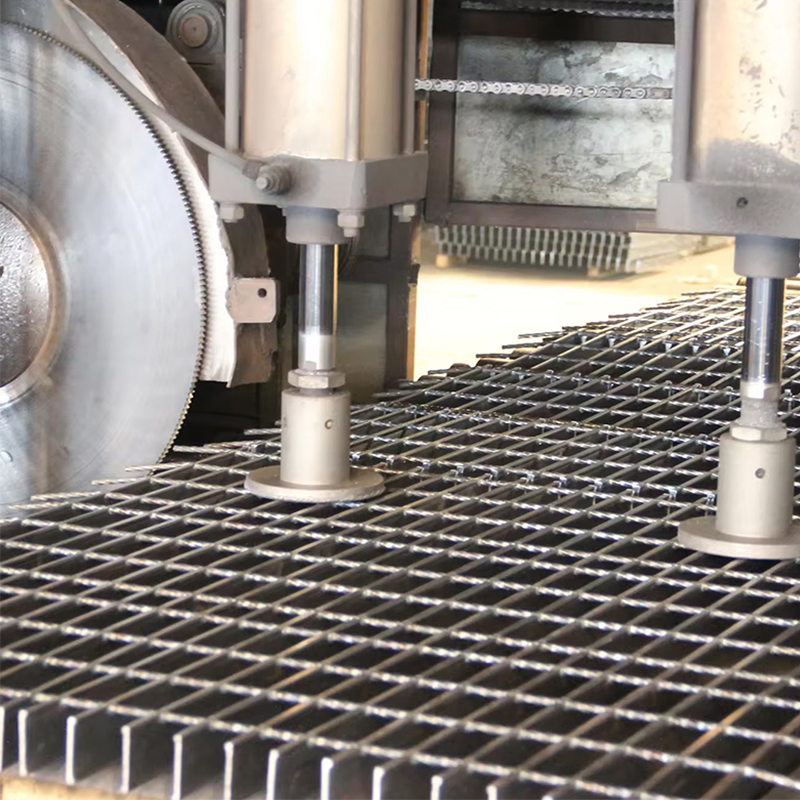 Hot Dipped Galvanized Steel Grating Various Specification Heavy Duty Metal Grid Plain Weave Welded Mesh Technique Customized
