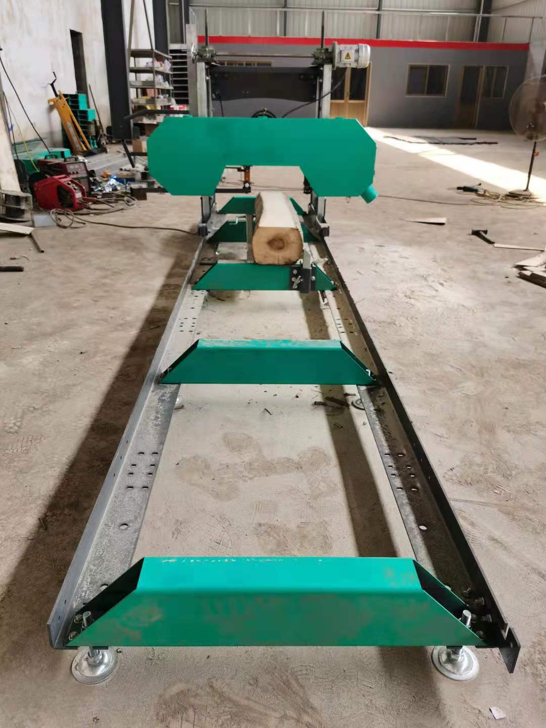 Ленточная пила по дереву портативная горизонтальная 495 мм