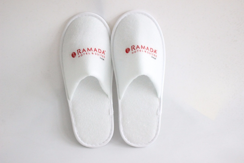 Comfortable White Open Toe Slippers for Hotel Disposable